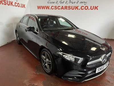 Begagnad Mercedes A180 AMG line 2018 Svart Halvkombi