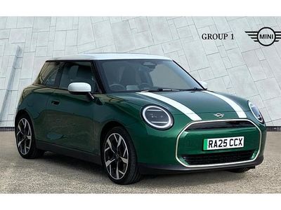 Begagnad Mini Cooper Exclusive 135 kW (184 HK) 2025 Grön Halvkombi