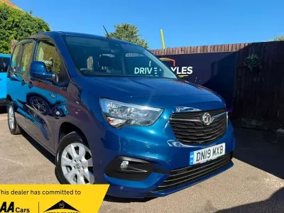 Used Vauxhall Combo S 100 HP (73 kW) 2019 MPV