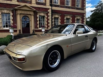 Porsche 944