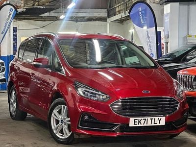 Used Ford S-MAX Titanium 190 HP (139 kW) 2021 Red MPV