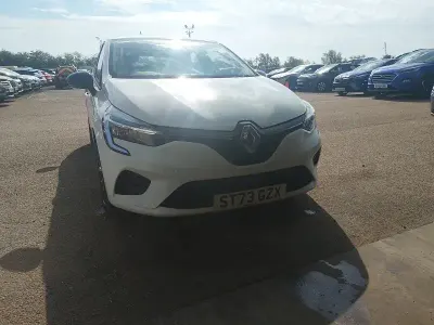 Used Renault Clio Evolution 90 HP (66 kW) 2023 White Hatchback