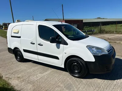 Used Citroën Berlingo 2017 White MPV