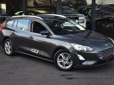 Usado Ford Focus Zetec 95 HP (69 kW) 2019 Cinzento Carrinha