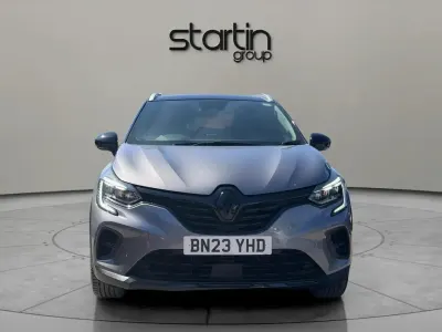 Usado Renault Captur Rive Gauche 89 HP (65 kW) 2023 Cinzento SUV