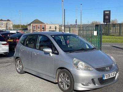 Begagnad Honda Jazz Sport 83 HK (61 kW) 2006 Silver Halvkombi