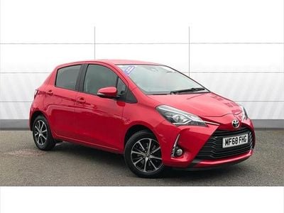 Used Toyota Yaris 111 HP (81 kW) 2018 Red Hatchback