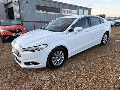 Used Ford Mondeo Zetec 150 HP (110 kW) 2015 White Hatchback