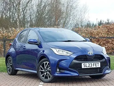 Used Toyota Yaris Design 116 HP (85 kW) 2023 Blue Hatchback