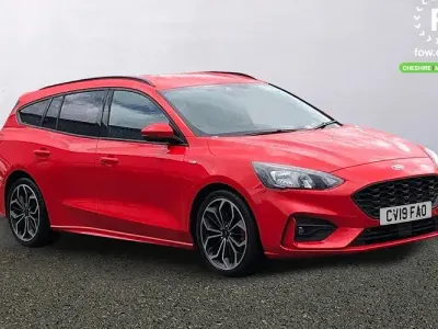 Used Ford Focus ST-Line X 120 HP (88 kW) 2019 Red Estate