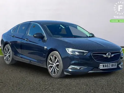 Second-hand Vauxhall Insignia Elite 2017 Albastru Hatchback