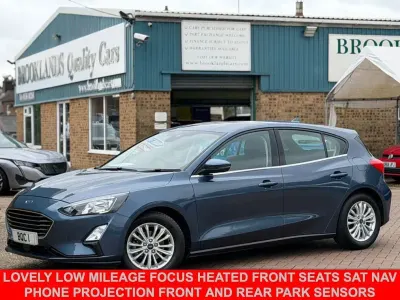 Used Ford Focus Titanium 125 HP (91 kW) 2021 Blue Hatchback