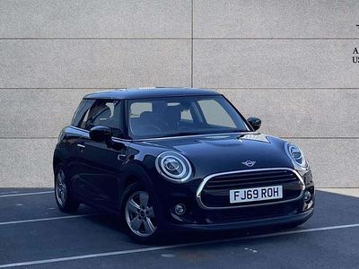 Begagnad Mini Cooper Classic 134 HK (98 kW) 2019 Svart Halvkombi