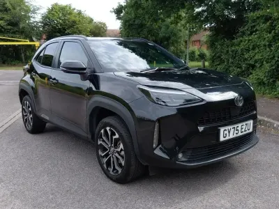 Used Toyota Yaris Cross Design 128 HP (94 kW) 2025 Black SUV