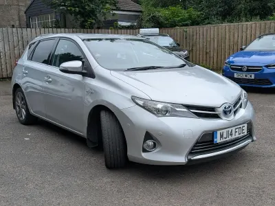 Used Toyota Auris Hybrid