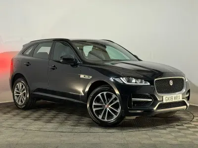 Usado Jaguar F-Pace R-Sport 180 HP (132 kW) 2018 Preto SUV