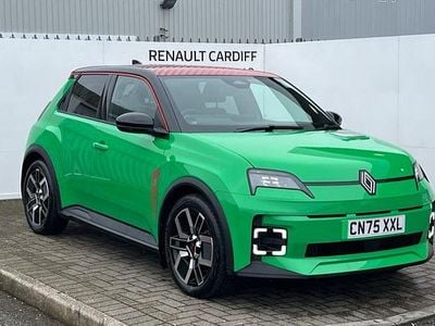 New Renault R5 Komfort 110 kW (150 HP) 2025 Twotone metallic  pop green with black roof + re  Hatchback