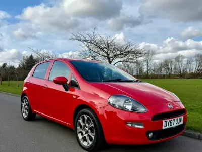 Używany Fiat Punto Easy Plus 69 KM (50 kW) 2017 Czerwony Hatchback
