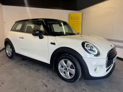 Usado Mini Cooper Classic 136 HP (100 kW) 2020 Branco Citadino