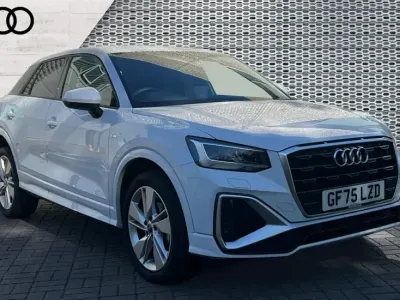 Usado Audi Q2 S-Line 150 CV (110 kW) 2025 Blanco SUV