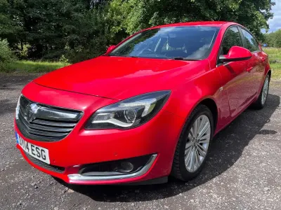 Used Vauxhall Insignia Design Edition 163 HP (119 kW) 2014 Red Hatchback