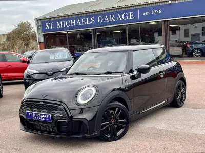 Used Mini Cooper Hatch 134 HP (98 kW) 2022 Black Hatchback