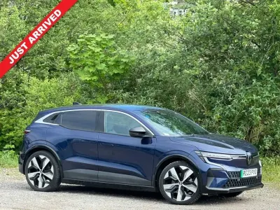 Gebraucht Renault Megane E-Tech Techno 161 kW (220 PS) 2023 Blau Kleinwagen