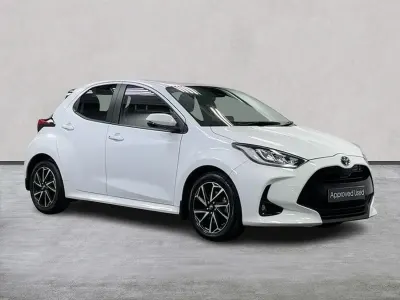 Used Toyota Yaris Design 116 HP (85 kW) 2023 White Hatchback