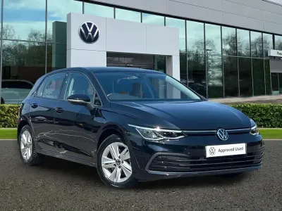 Used VW Golf VIII Life 150 HP (110 kW) 2023 Black Hatchback
