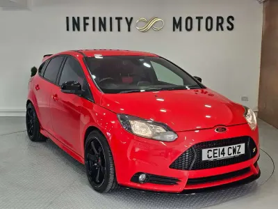 Używany Ford Focus ST 2014 Czerwony Hatchback