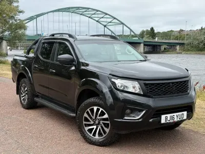 Used Nissan Navara Tekna 190 HP (139 kW) 2016 Black Pickup