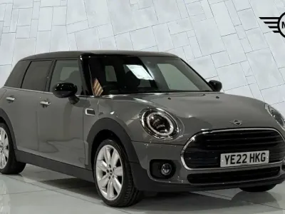 Usado Mini Cooper Clubman Exclusive 134 CV (98 kW) 2022 Gris Familiar