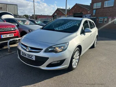 Used Vauxhall Astra S 136 HP (100 kW) 2014 Silver Estate