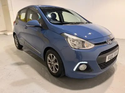 Used Hyundai i10 Premium 87 HP (63 kW) 2015 Blue Hatchback