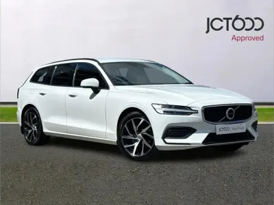 Usado Volvo V60 Momentum 187 HP (137 kW) 2020 Branco Carrinha