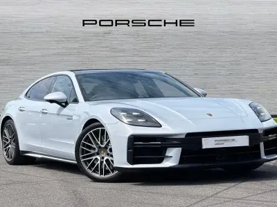 Usado Porsche Panamera 544 CV (400 kW) 2024 Gris Utilitario