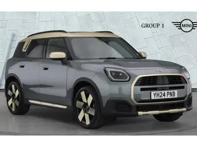 Używany Mini Countryman Exclusive 218 KM (160 kW) 2024 Zielony SUV