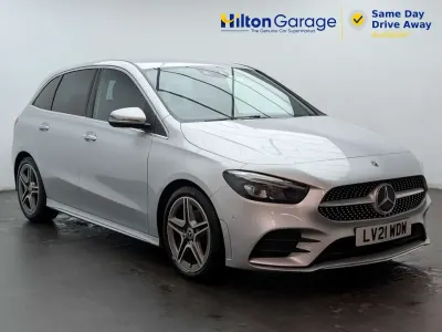 Begagnad Mercedes B200 AMG Line Premium 163 HK (119 kW) 2021 Silver Minibuss