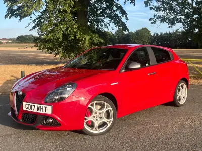 Used Alfa Romeo Giulietta Edizione Speciale 170 HP (125 kW) 2017 Red Hatchback
