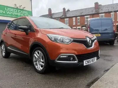 Used Renault Captur Dynamique 90 HP (66 kW) 2015 Orange SUV