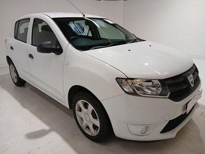 Used Dacia Sandero Ambiance 75 HP (55 kW) 2016 White Hatchback