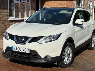 Used Nissan Qashqai Tekna 110 HP (80 kW) 2016 White SUV