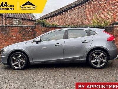 Used 2016 Volvo V40 R-Design Hatchback | £9,495 (Fair price)