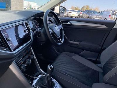 Used VW T-Roc Active 110 HP (80 kW) 2021 White SUV