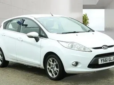 Used Ford Fiesta Zetec 2011 White Hatchback