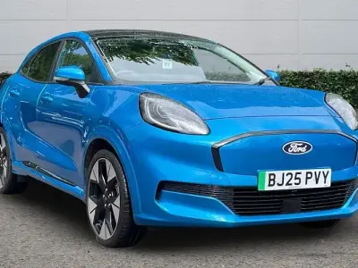 Begagnad Ford Puma Premium 122 kW (167 HK) 2025 Blå SUV
