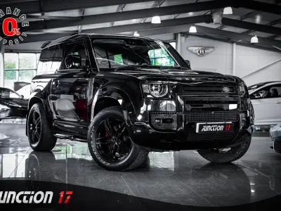 Używany Land Rover Defender SE 300 KM (220 kW) 2021 Czarny SUV