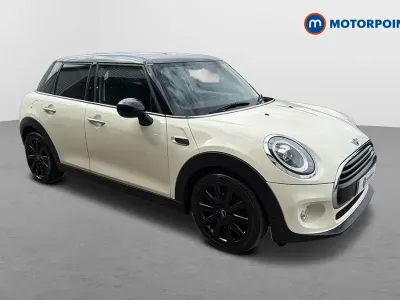 Used Mini Cooper Classic 2018 White Hatchback