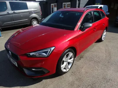 Usado Seat Leon FR 2021 Rojo Familiar