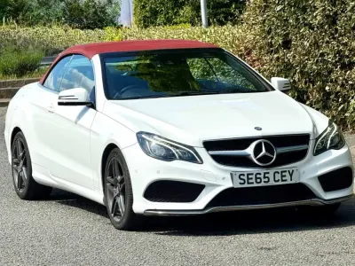 Begagnad Mercedes E220 AMG line 2015 Vit Cab